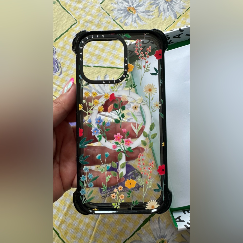Casetify Spring Botanicals 2
Bounce Case MagSafe Compatible
iPhone 15 Pro Max